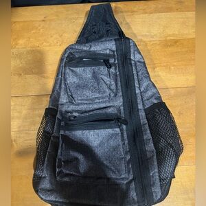 Thirty one cross body bag